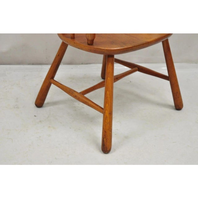 Wood Antique Colonial Style Bentwood Maple Small Child's Windsor Arm Chair For Sale - Image 7 of 10
