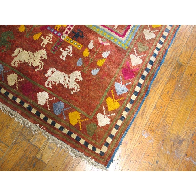 1900s Red Geometric Human Antique Indian Agra Hank Knotted Rug 4'2"x6'10" Wool Carpet For Sale In New York - Image 6 of 6