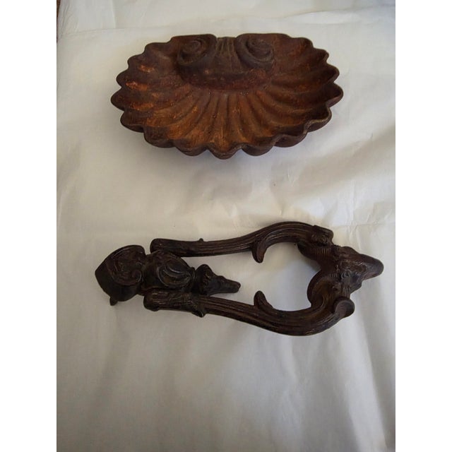 Late 19th Century Victorian Cast Iron Knocker and Shell For Sale - Image 5 of 9
