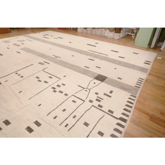 Abstract Nazmiyal Collection Oversized Tribal Modern Rug For Sale - Image 3 of 8