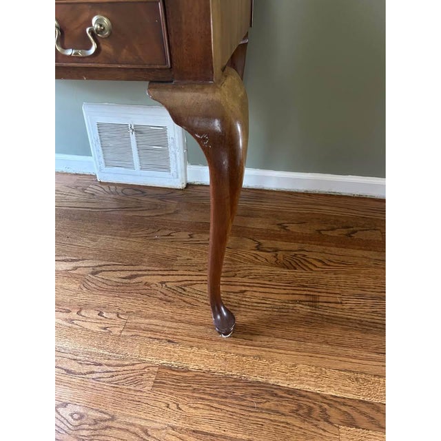 English Stunning American of Martinsville English Carlton Writing Desk For Sale - Image 3 of 4