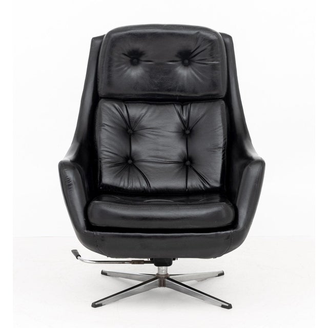 Overman Black Vinyl Lounge Chair and Ottoman For Sale In New York - Image 6 of 12