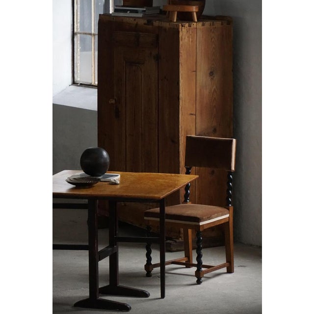 Antique Swedish Tilt-Top Table in Birchroot, 1800-1850s For Sale - Image 10 of 18