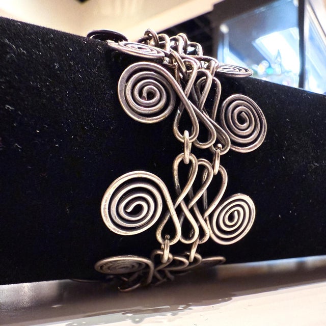 1950s Modernist Miro Styled Silver Spiral Bracelet For Sale - Image 4 of 7