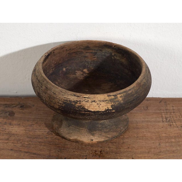 Antique Tibetan bowl (c.1900)Dimensions: Diameter: 22 cm Height: 13 cmStyle: PrimitiveMaterials and techniques: Elm...
