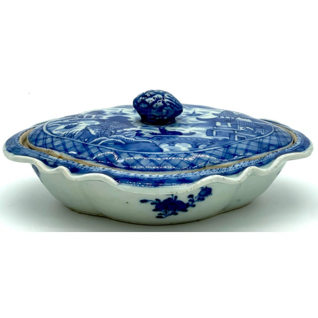 19th Century Chinese Export Diminutive Canton Quatrefoil Tureen Acorn Handle For Sale - Image 11 of 11