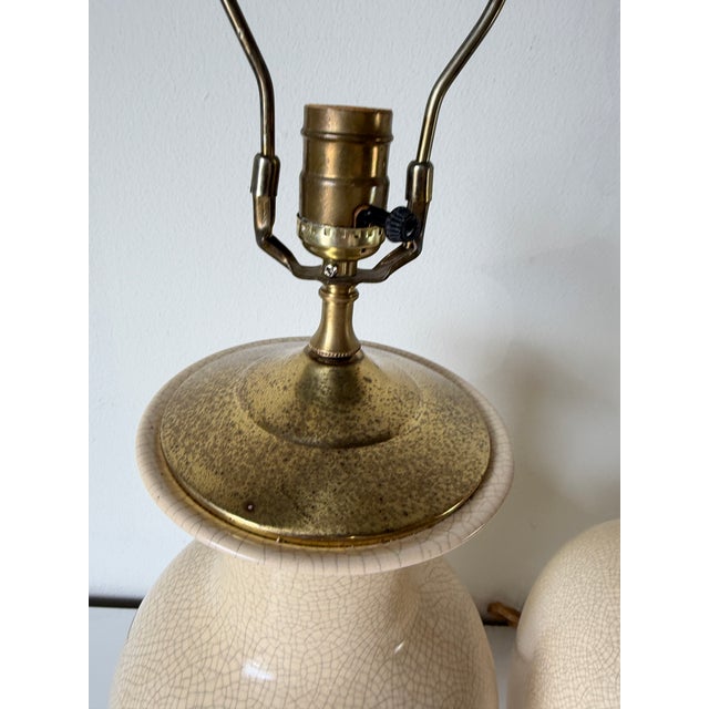 1980s Vintage Asian Style Cream Beige Crackle Glazed Ceramic & Brass Table Lamps – A Pair For Sale - Image 11 of 12