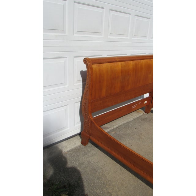 Ethan Allen 1980s Ethan Allen Sleigh Designer Queen Bed Carved For Sale - Image 4 of 10