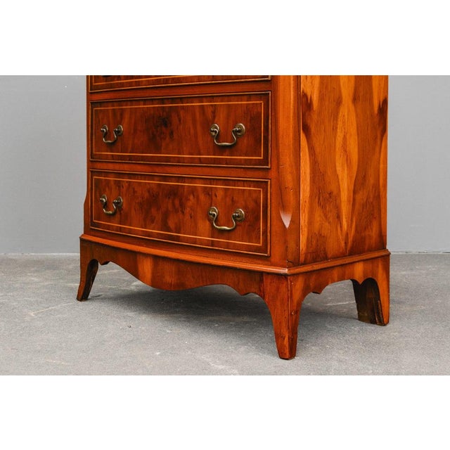 English Chest of Drawers in Yew, Late 20th Century For Sale - Image 16 of 18