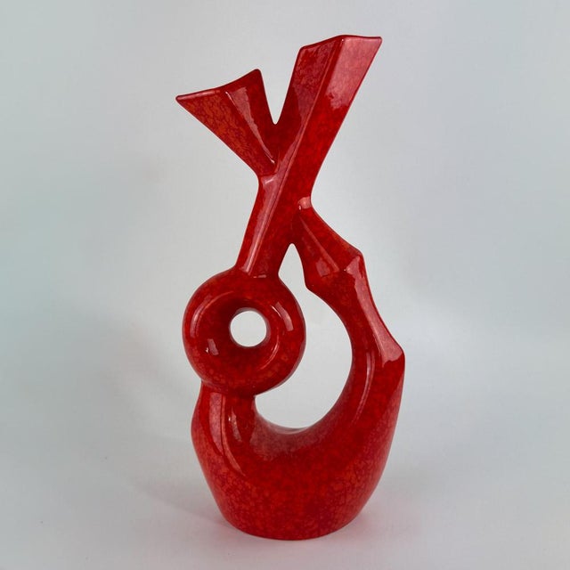 This striking Italian ceramic vase was designed by Roberto Rigon for Bertoncello in the 1970s. It features a sculptural,...