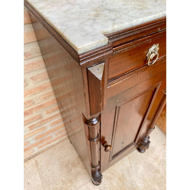 Antique Louis XVI Nightstands with White Marble Tops, 1890s, Set of 2 For Sale In Miami - Image 6 of 18
