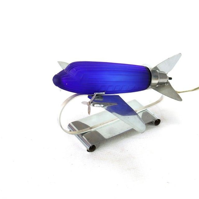 Mid-Century Modern Vintage Chrome & Cobalt Blue Art Deco Dc-3 Airplane Table Lamp C1977 For Sale - Image 3 of 9