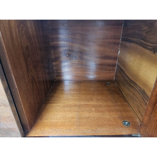 Mid-Century Modern Mahogany Sideboard with Aqua Green Glass and Central Bar, 1950 For Sale - Image 14 of 18