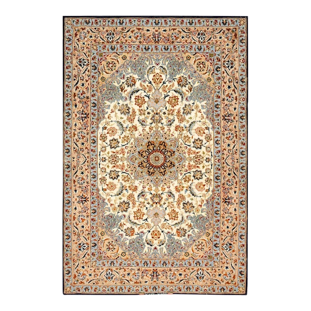 1940s Ivory Medallion Antique Persian Isfahan Rug 3' 7'' X5' 4'' Knotted Pile Wool Carpet For Sale