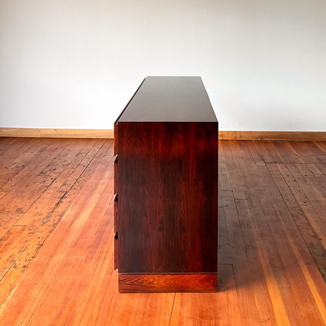 Vinde Mobelfabrik Mid 20th Century Arne Wahl Iversen for Vinde Mobelfabrik Rosewood Dresser For Sale - Image 4 of 13
