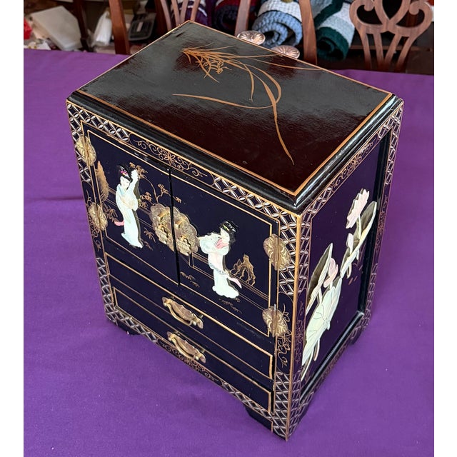 Chinoiserie Vintage Chinese Asian Black Lacquer Mop Chinoiserie Table Top Cabinet For Sale - Image 3 of 12