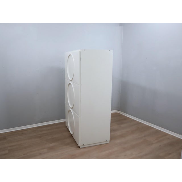 Italian Space Age White Lacquered Wardrobe from F.lli Proserpio, 1960s For Sale - Image 13 of 18