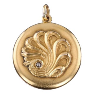 Late 19th Century Antique Locket of 10k Gold For Sale