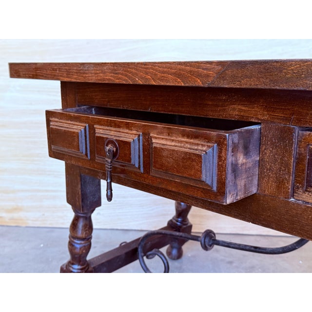 Early 20th Century Spanish rectangular coffee table with turned legs and four drawers For Sale - Image 13 of 18