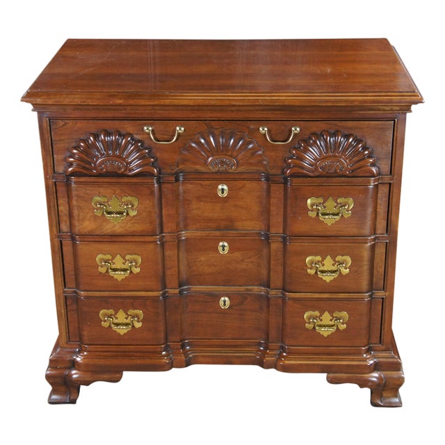 Vintage Harden Georgian Style Solid Cherry Goddard Block Front Chest of Drawers For Sale