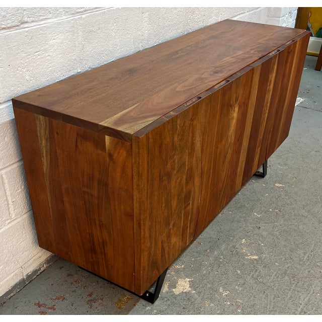 Wood Late 20th Century Organic Modern Mahogany Credenza With S-Shaped Live-Edge Doors For Sale - Image 7 of 17