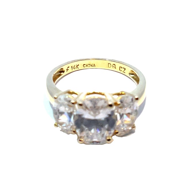 Early 21st Century 14k Yellow Gold 3 Oval Zircon Ring, Size 6 For Sale - Image 5 of 5
