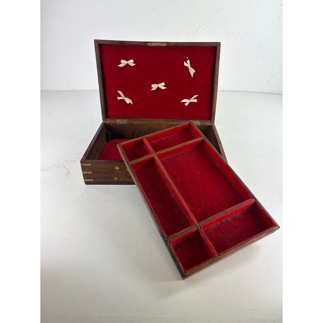 Brown Mid-Century British Colonial Style Brass and Mahogany Dresser Box For Sale - Image 8 of 11