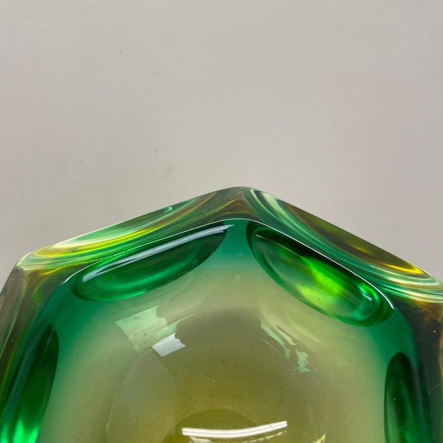 Murano Green Glass Sommerso Block Cube Ashtray from Flavio Poli, Italy, 1970s For Sale - Image 11 of 18
