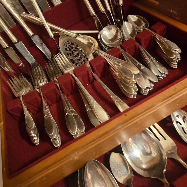 Early 20th Century Early 20th Century Complete Twelve Eight - Piece Place Settings Art Nouveau Silverplate Flatware Plus Serving Pieces Boxed Set- Set of 120 For Sale - Image 5 of 16