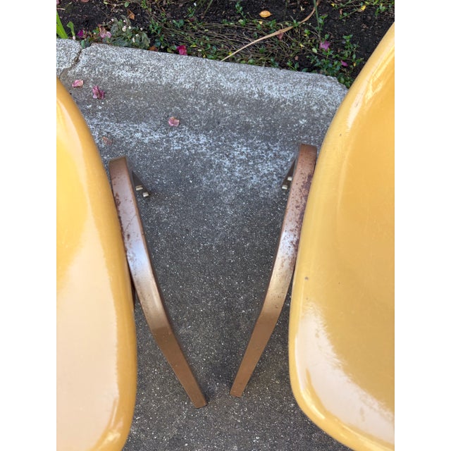 Howell Mfg. Pair of Vintage 1960s Howell Yellow Fiberglass Stacking Chairs For Sale - Image 4 of 7
