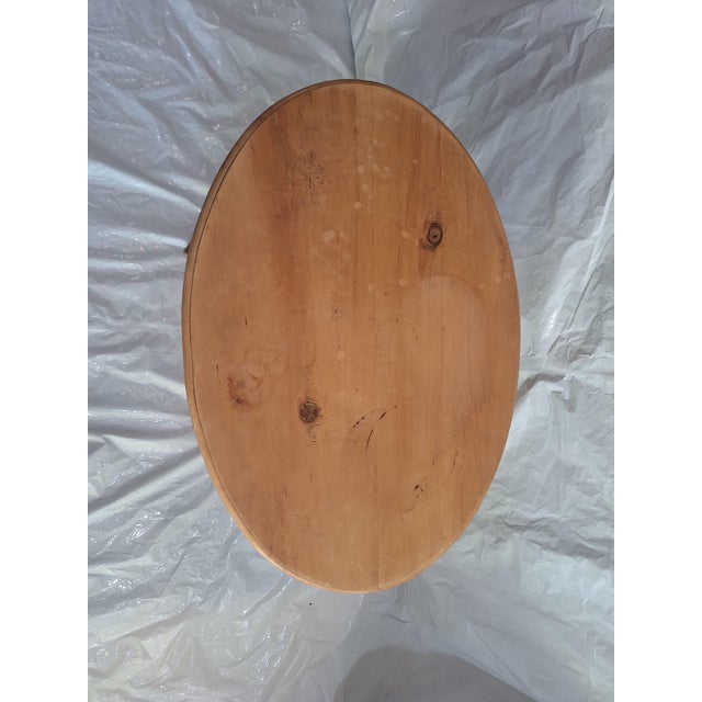 Vintage Oval Accent Table With Cabriole Legs For Sale - Image 4 of 6