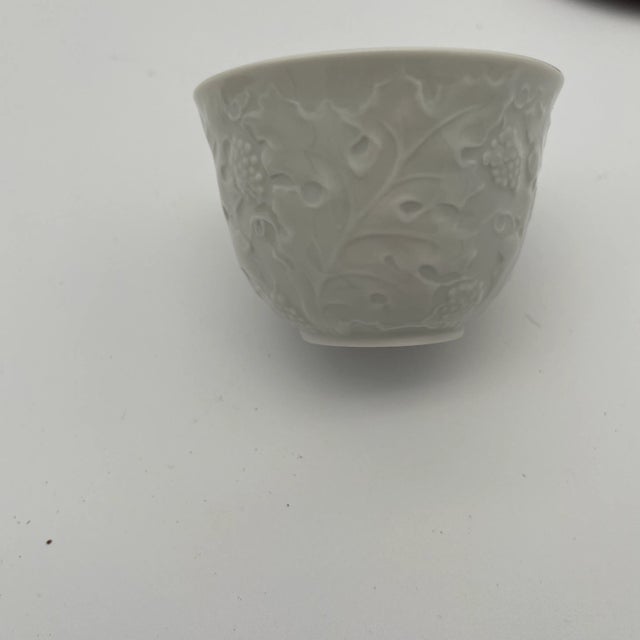 Meissen Porcelain 1980s Meissen Cups and Saucers Set- 8 Pieces For Sale - Image 4 of 5