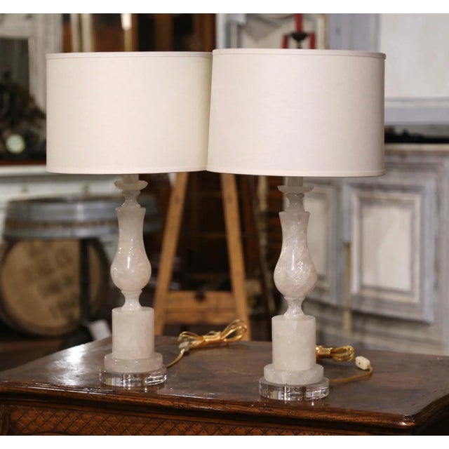 Traditional Pair of Carved Rock Crystal Table Lamps on Acrylic Bases For Sale - Image 3 of 9