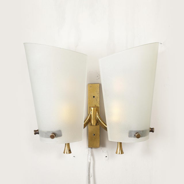 1960s Italian Mid-Century Double Shaded Textured Glass & Brass Wall Sconces - a Pair For Sale - Image 4 of 17