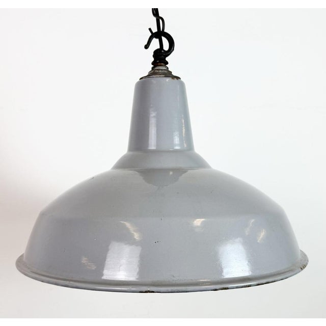 Industrial British Grey Enamel Factory Pendant Lamp from Benjamin Electric Manufacturing Company, 1960s For Sale - Image 6 of 17