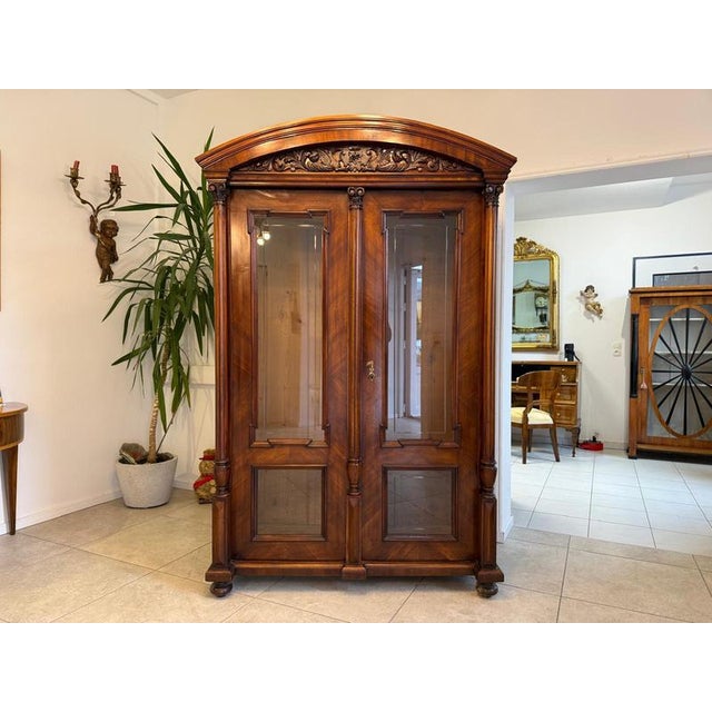 Restored Gründerzeit (late 19th-century) display cabinet/bookcase. Dimensions: Height x Width x Depth 206 x 134 x 59 cm....