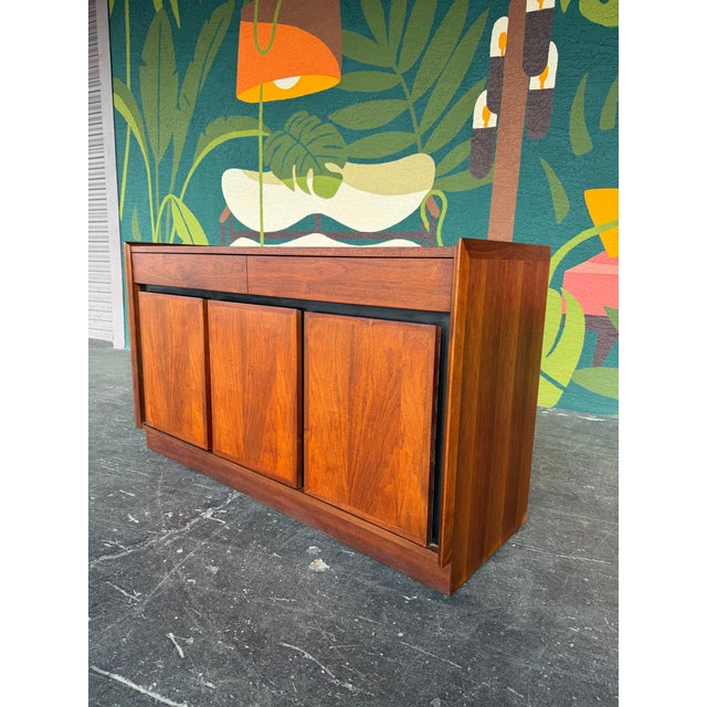 Mid-Century Modern 1960s Mid Century Dillingham Esprit Walnut Credenza For Sale - Image 3 of 10