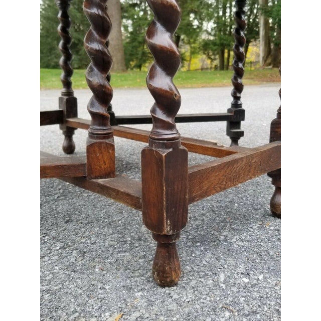 English Early 20th Century English Oak Drop-Leaf Dining Table With Barley Twist Gate-Legs For Sale - Image 3 of 9