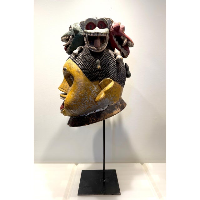 Large Wood Sculpture Yoruba Gẹ̀lẹ̀dẹ́ Helmet Mask on Display Stand For Sale - Image 12 of 16