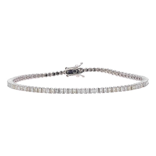 Natural Diamond Bracelet with 3.70 Carats Diamond in 18k Gold For Sale