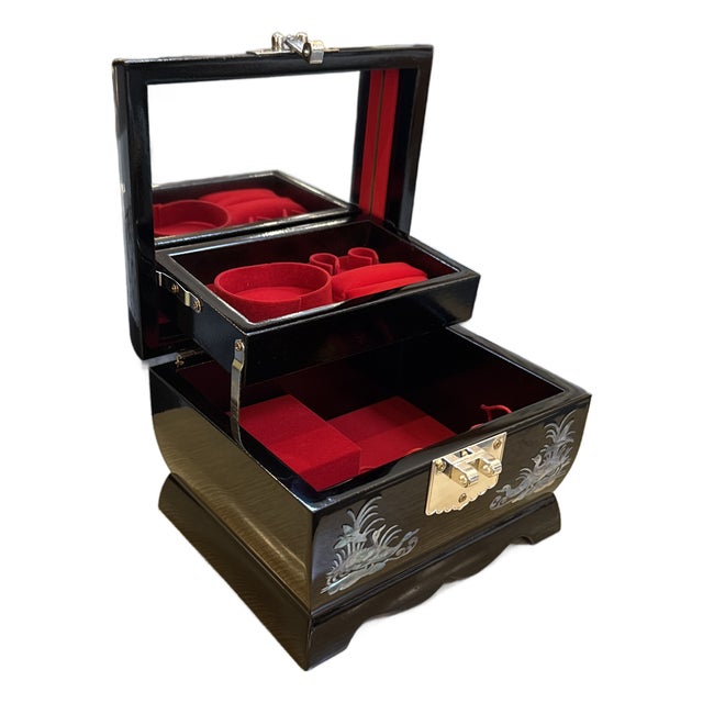 Korean Mother of Pearl Inlay Jewelry Box, Small For Sale