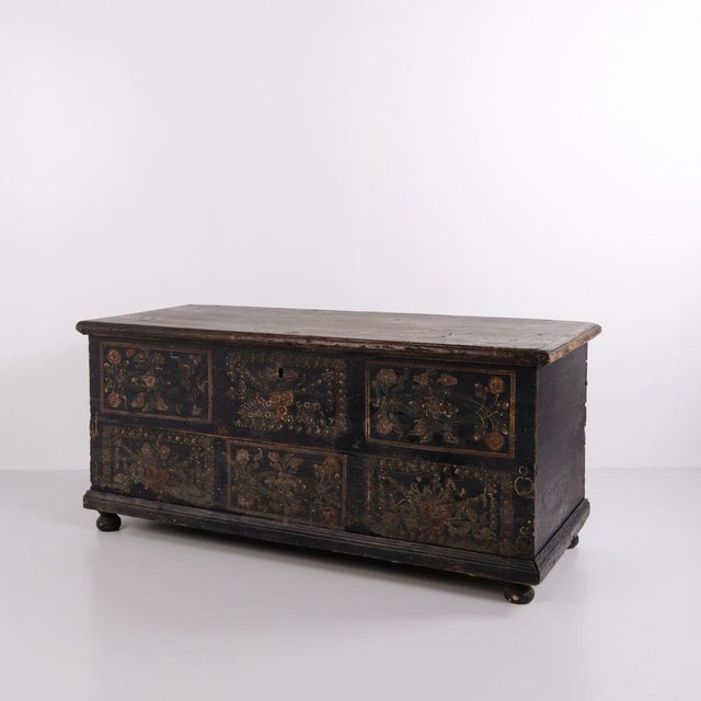Large 19th Century Painted Chest with Floral Motifs, 1900 For Sale - Image 9 of 15