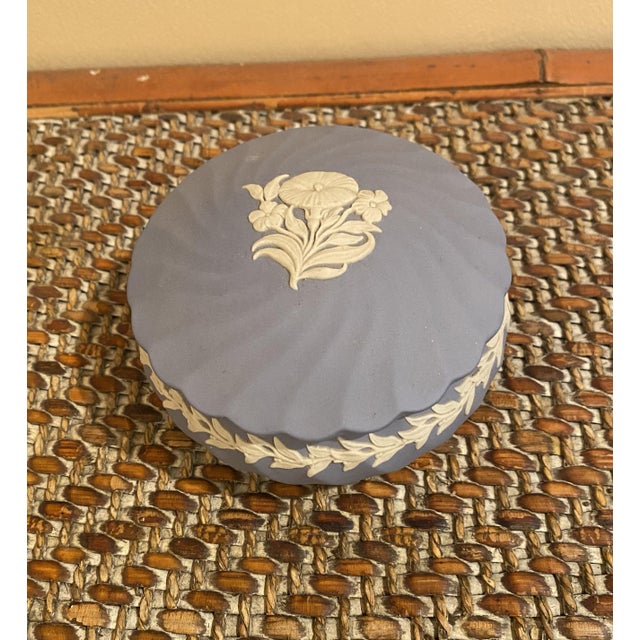 Wedgwood Vintage Blue & White Wedgwood Lidded Round Box For Sale - Image 4 of 5