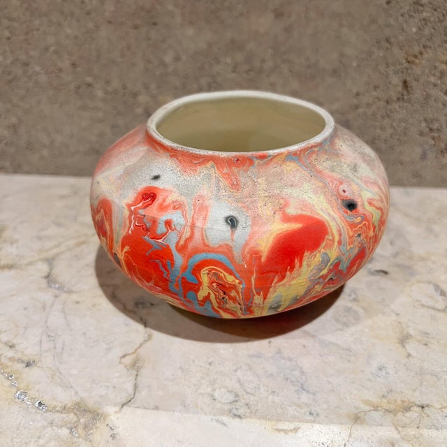 AMBIANIC presents Vintage Nemadji Indian Art Pottery Ceramic Red Vase 3.5 h x 5 diameter Original vintage, refer to images...