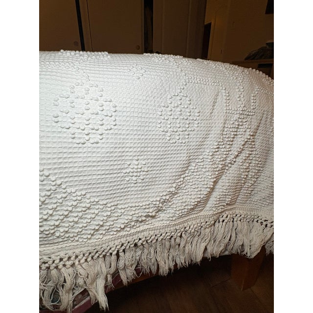 Vintage Bates George Washington’s Choice White Chenille Hobnail Bedspread With Fringe Queen For Sale - Image 15 of 17