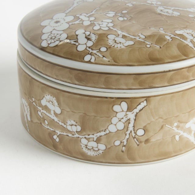 Early 21st Century Province Empress Rd Lidded Catchll Box Lg For Sale - Image 5 of 6