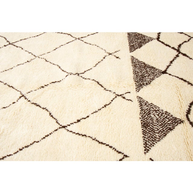 Handmade in Beige Modern Moroccan Style Wool Rug - 9'6" X 13'7" For Sale In New York - Image 6 of 9