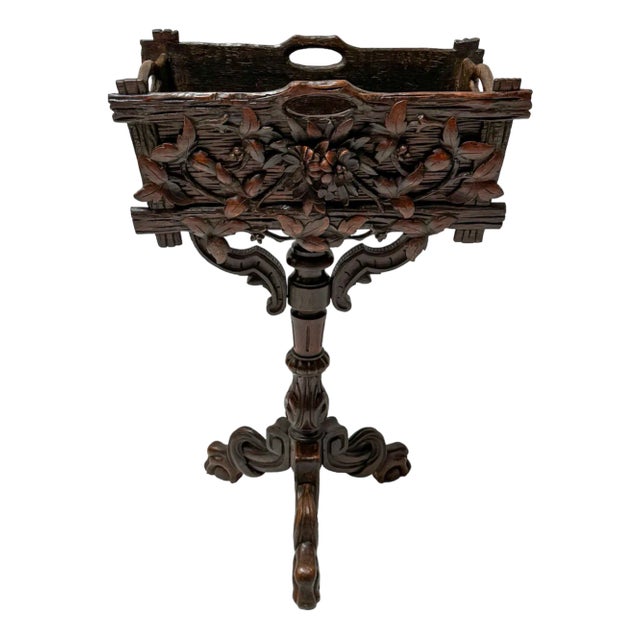 French Carved Fruitwood Black Forest Planter or Jardiniere, 1880s For Sale