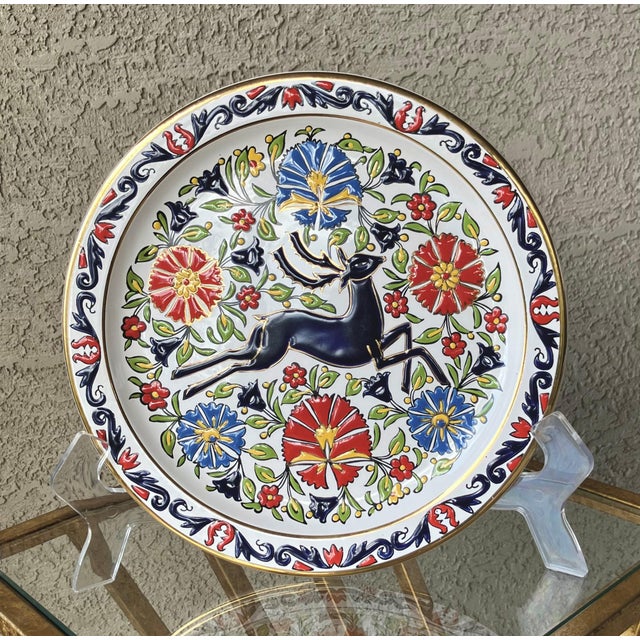 Circa Late 20th-Century 24-Karat Gold-Trim Reindeer Decorative Plate by Ibiscus Keramik, Rhodes, Greece For Sale - Image 9 of 12