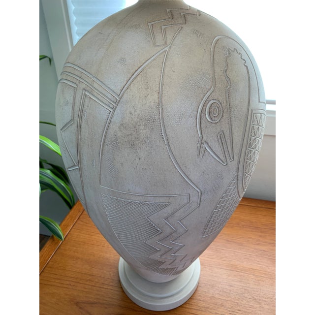 Postmodern 1980s Vintage Casual Lamps of California Tribal Bird Abstract White Plaster Lamps- a Pair For Sale - Image 3 of 13